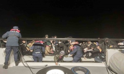 Ayvacık açıklarında 76 kaçak göçmen yakalandı