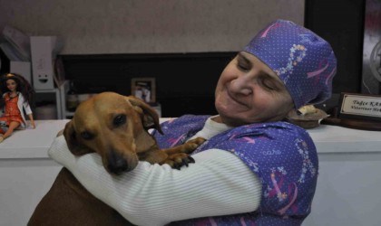 Azmetti, 57 yaşında üniversite mezunu oldu