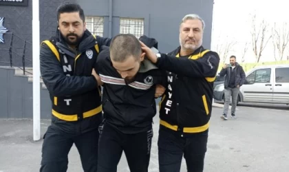 Babasını öldürdükten sonra, evden yalın ayak kaçmış (2)