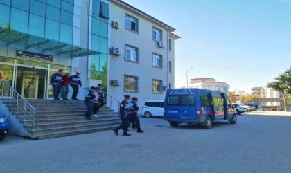 Bağ evinden hırsızlık yapan 3 şahıs tutuklandı