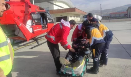 Bahçesaray’daki hasta, ambulans helikopterle Van’a sevk edildi