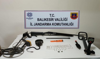 Balıkesirde 3 şahsa tarihi eser operasyonu