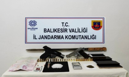 Balıkesirde 4 şahsa uyuşturucu operasyonu
