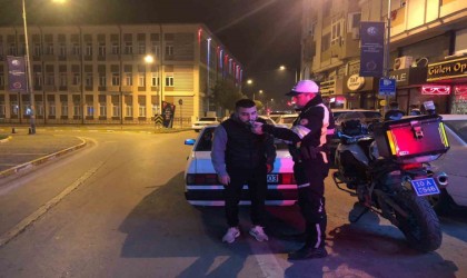 Balıkesirde yüksek sesle müzik çalan 72 araca ceza yağdı