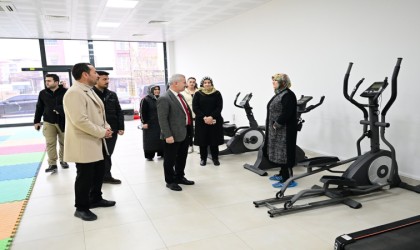 Başkan Çınar, Yeşiltepe Aile Danışmanlık ve Spor Merkezini inceledi