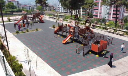 Başkan Sandıkçı: “Şehrimizin en kapsamlı engelsiz parkını ilçemize kazandırdık”