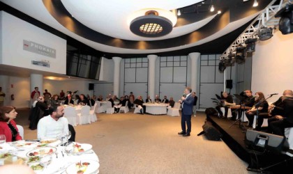 Bayraklının muhtarları Başkan Sandal ile buluştu