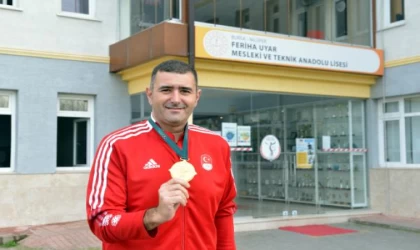Beden eğitimi öğretmeni milli atıcı, spor hayatına 33 madalya sığdırdı