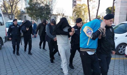 Bonzai hammaddesiyle yakalanan 5 kişi adliyeye sevk edildi