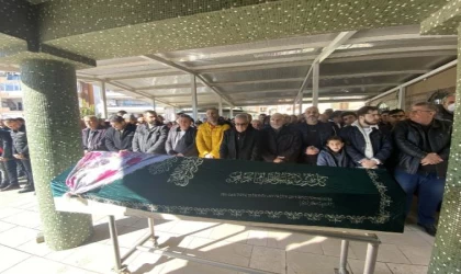 Boşanma aşamasındaki eşinin parkta vurduğu Gözde, toprağa verildi