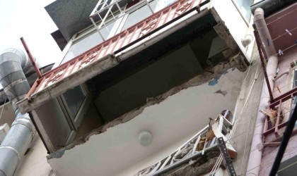 Bursadaki balkon faciası kamerada