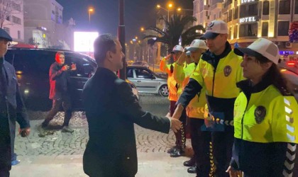 Çanakkale Valisi Aktaş yılbaşında görev başındaki personeli ziyaret etti