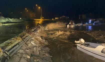 Çanakkale’de sağanak nedeniyle dere taştı (3)