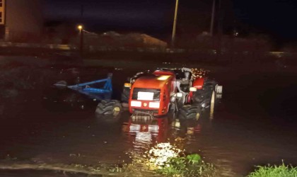 Çardakta sağanak yağış etkili oldu, bahçe ve tarlalar göle döndü