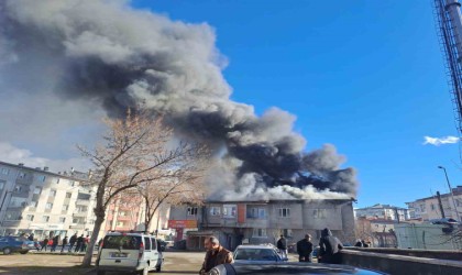 Çatı yangını paniğe neden oldu