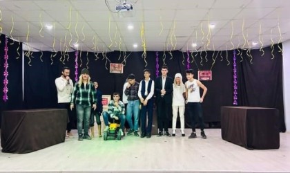 Çermikte öğrencilerden tiyatro şöleni