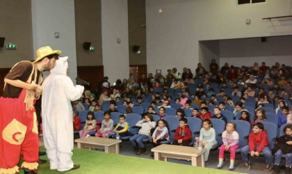 Çocuklar Pamuk ile Kömür oyunuyla eğlendi
