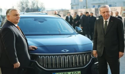 Cumhurbaşkanı Erdoğan, Orban’a TOGG hediye etti