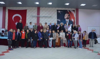 Cumhuriyetin 100. Yılında Kadının Toplumdaki Yeri paneli Gömeçta yapıldı