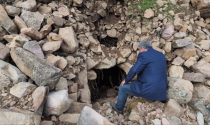 Deprem bölgesinde obruklardan çıkan sıvı vatandaşları meraklandırdı