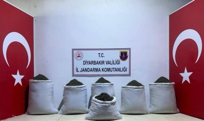 Diyarbakırda 123 kilogram esrar ele geçirildi