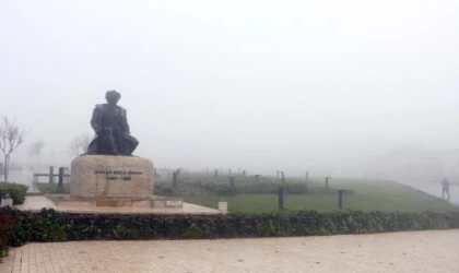 Edirne’de sis etkili oldu