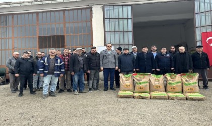 Emette 91 çiftçiye yüzde 50 hibeli 16 ton 600 kilo buğday tohumu dağıtıldı