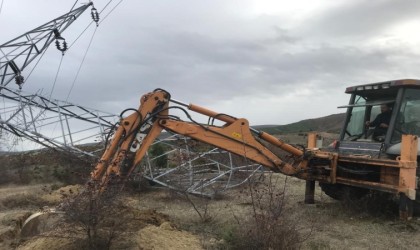 Fırtına sonrası elektrik kesintileriyle mücadele: Elektrik şirketi 305 araç ve 882 personel ile sahada