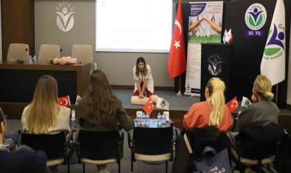 Genç iş insanlarına ilk yardımın püf noktaları anlatıldı