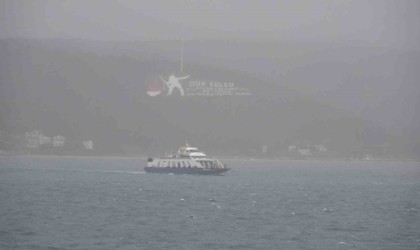Gökçeadaya feribot seferlerine fırtına engeli