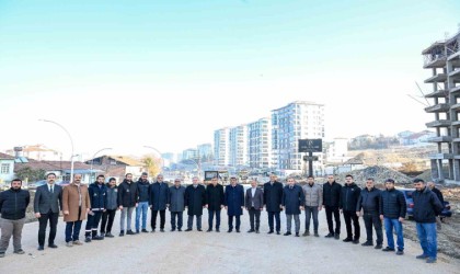 Gürkan, İsmet Paşa Caddesindeki yol çalışmalarını inceledi