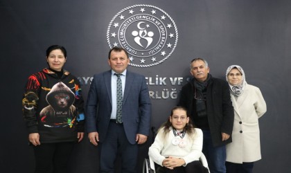 İki madalya ile döndü, Kabacıyı ziyaret etti