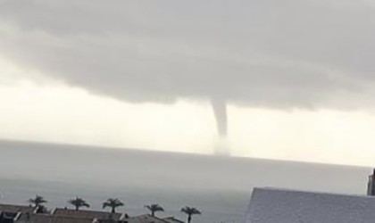 İzmir açıklarında hortum görüldü