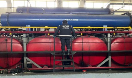 İzmirde 16 kaçakçılık operasyonunda 24 şüpheliye işlem