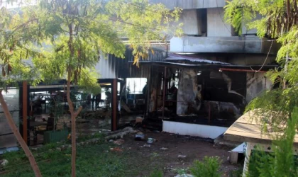 Kafedeki yangında ağır yaralandı