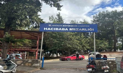 Kazada hayatını kaybeden anne ve oğlu, gözyaşları arasında defnedildi