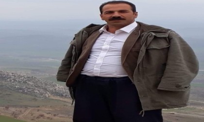 Köy muhtarı ahırda ölü bulundu