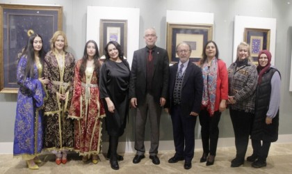 Kütahyada Dumlupınarın Feyzi konulu hat, tezhip ve minyatür sergisi