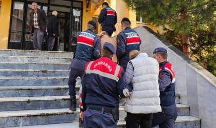 Kütahyada haklarında 39 yıl ve 40 yıl 6 ay kesinleşmiş hapis cezası bulunan 2 hükümlü yakalandı