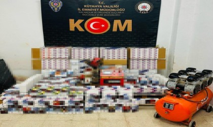 Kütahyada kaçak sigara operasyonu: 108 bin 200 adet makaron ele geçirildi