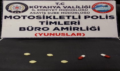 Kütahyada Yunus Timleri bir kişinin üzerinde uyuşturucu ele geçirdi