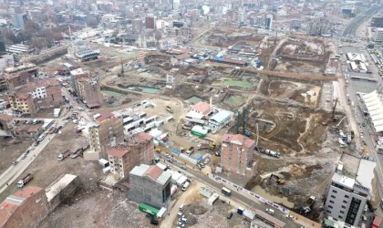 Malatya Çarşı Projesinde iş makineleri aralıksız çalışıyor