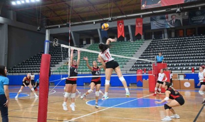 Manavgat Belediyespor Kadın Voleybol Takımı dolu dizgin