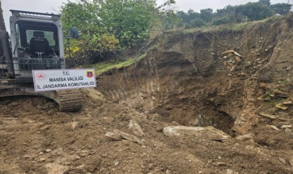 Manisada iş makinesiyle kaçak kazıya suçüstü