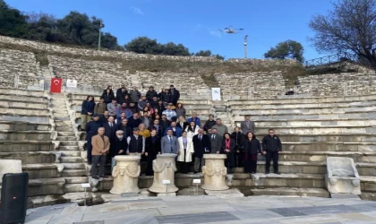 Metropolis Antik Kenti’nde gün yüzüne çıkarılan eserler tanıtıldı