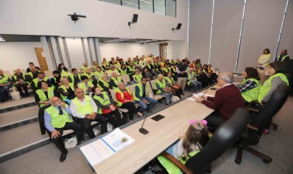 Mezitli Belediyesinin gönüllüleri çalışmalarıyla takdir topluyor