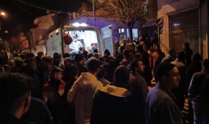 Muhtar, husumetli olduğu muhtarı ve yanındaki esnafı tabancayla ağır yaraladı