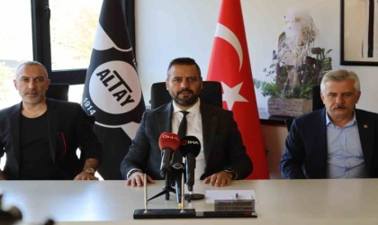 Murat Pervane: Altay, 110 yıllık ulu bir çınardır, yalnız bırakılmaması gerekir”