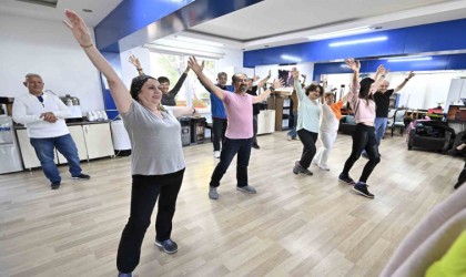 Muratpaşada 60 yaş üzerine modern dans eğitimi
