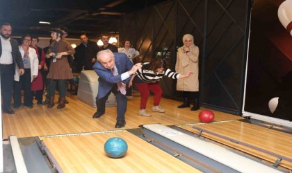 Özel bireyler bowling etkinliğinde doyasıya eğlendi